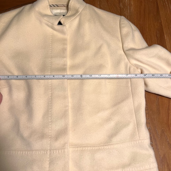 Burberry Wool Coat Women’s White Size 8 Button Long Capsule Wardrobe - Picture 10 of 14